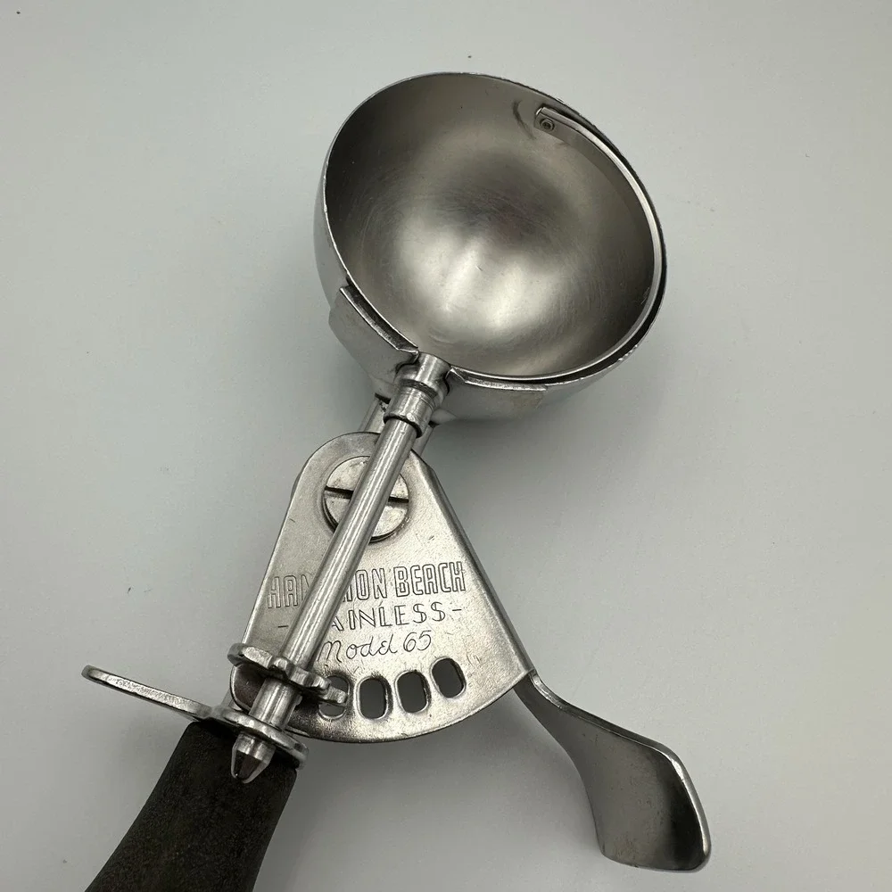 Vintage Hamilton Beach Stainless Ice‎ Cream Scoop with Thumb Release Model 65